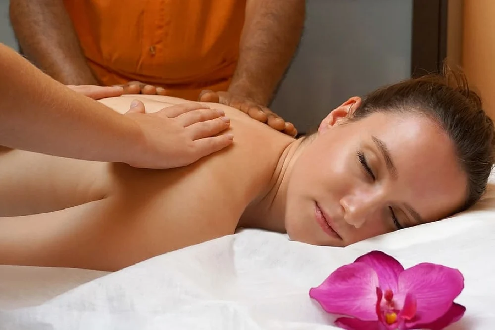 aroma massage therapy